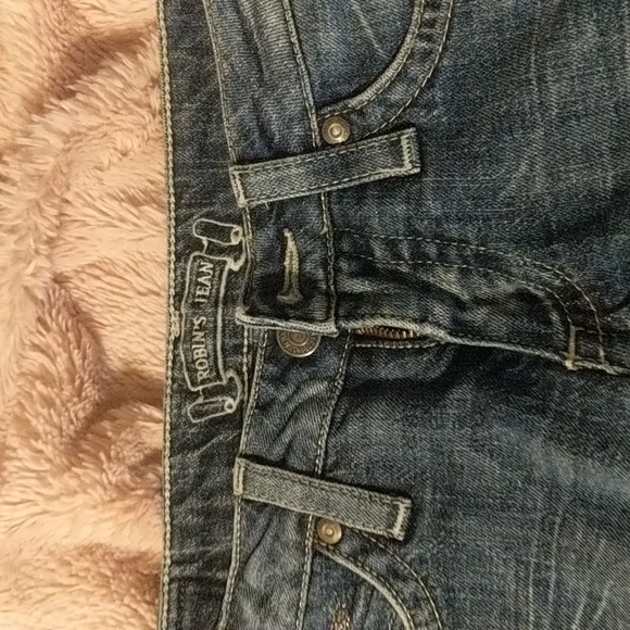 Robin's Jeans - Picture 2 of 5